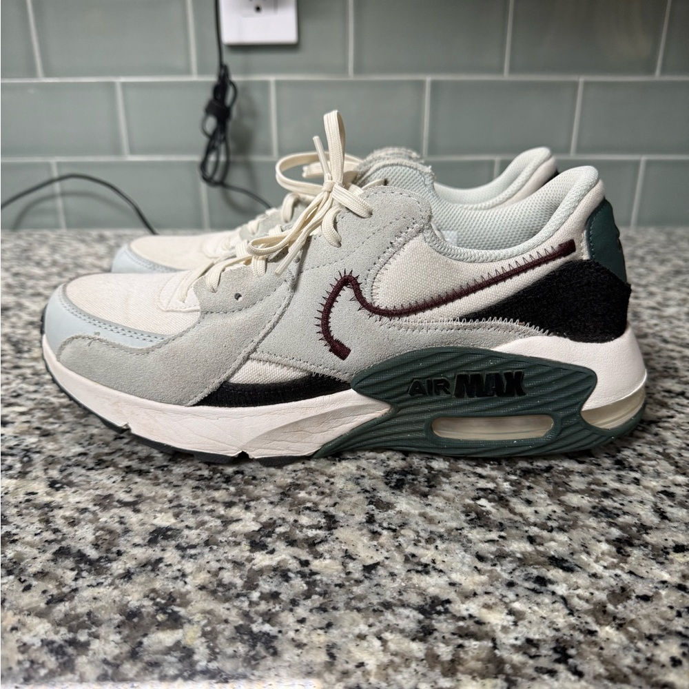 Nike Air Max Sneakers in Cream and Dark Green